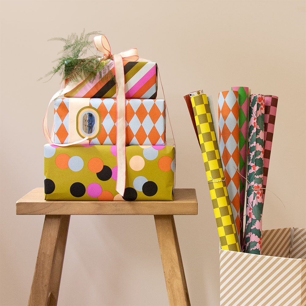 Your supplier for high-quality, sustainable wrapping paper and decorative materials.