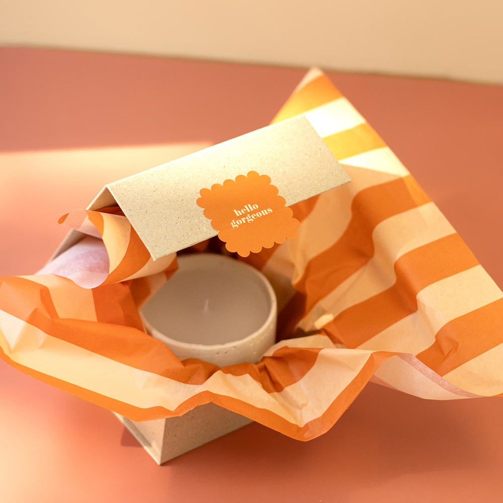 Your supplier for high-quality, sustainable wrapping paper and decorative materials.