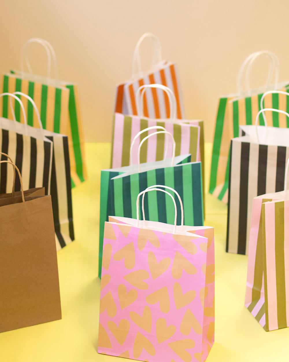 Your supplier for high-quality, sustainable wrapping paper and decorative materials.